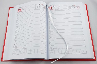 Agenda B5, 17 x 24 cm, datata 2023 cu o zi lucratore pe pagina, 360 pagini, coperta buretata rosie imprimata cu folio auriu si bloc cusut. Poza 1814