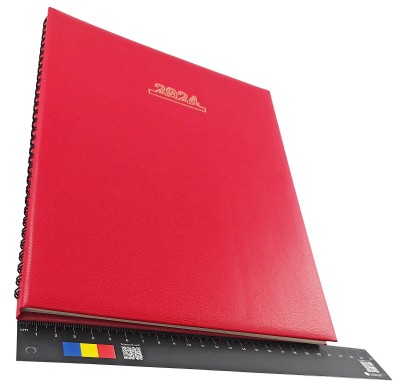 Agenda A4 datata 2024 pentru programari, cu 152 pagini, coperta buretata rosie cu spira metalica neagra semiascunsa. Poza 2012