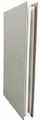 Agenda de buzunar, datata 2024, format 9,5 x 16,5 cm, cu 120 pagini,  coperta de culoare gri deschis, bloc cusut. Poza 2882