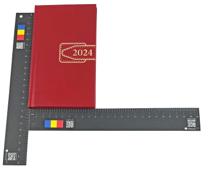 Agenda de buzunar, datata 2024, format 9,5 x 16,5 cm, cu 120 pagini,  coperta visinie, bloc cusut. Poza 2999