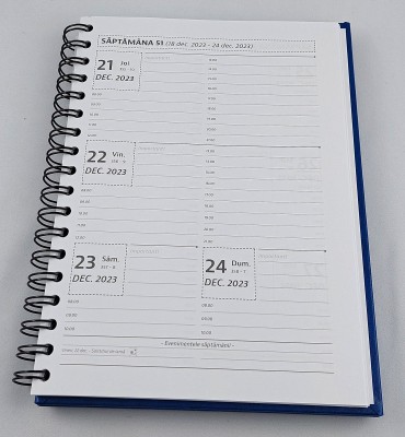 Agenda B5 (17 x 24 cm) datata 2023 pentru programari coperta albastra cu spira imprimata cu folio. Poza 784